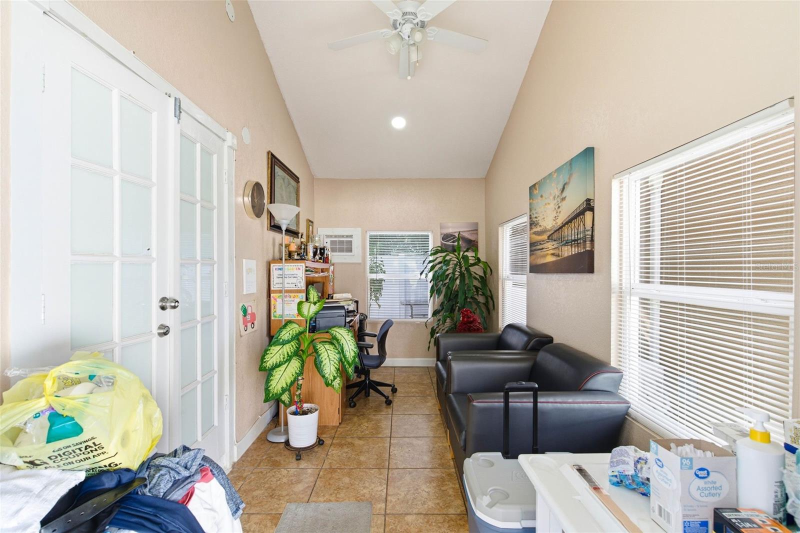 4914 HOLIDAY DR — photo 30