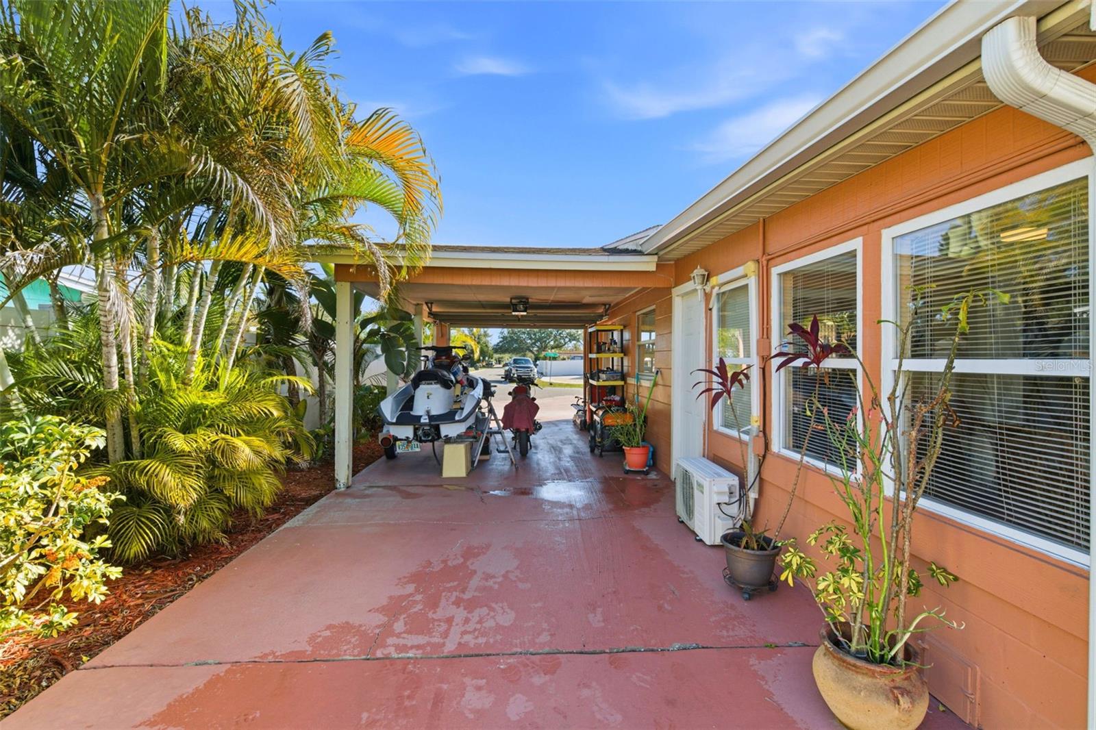 4914 HOLIDAY DR — photo 13