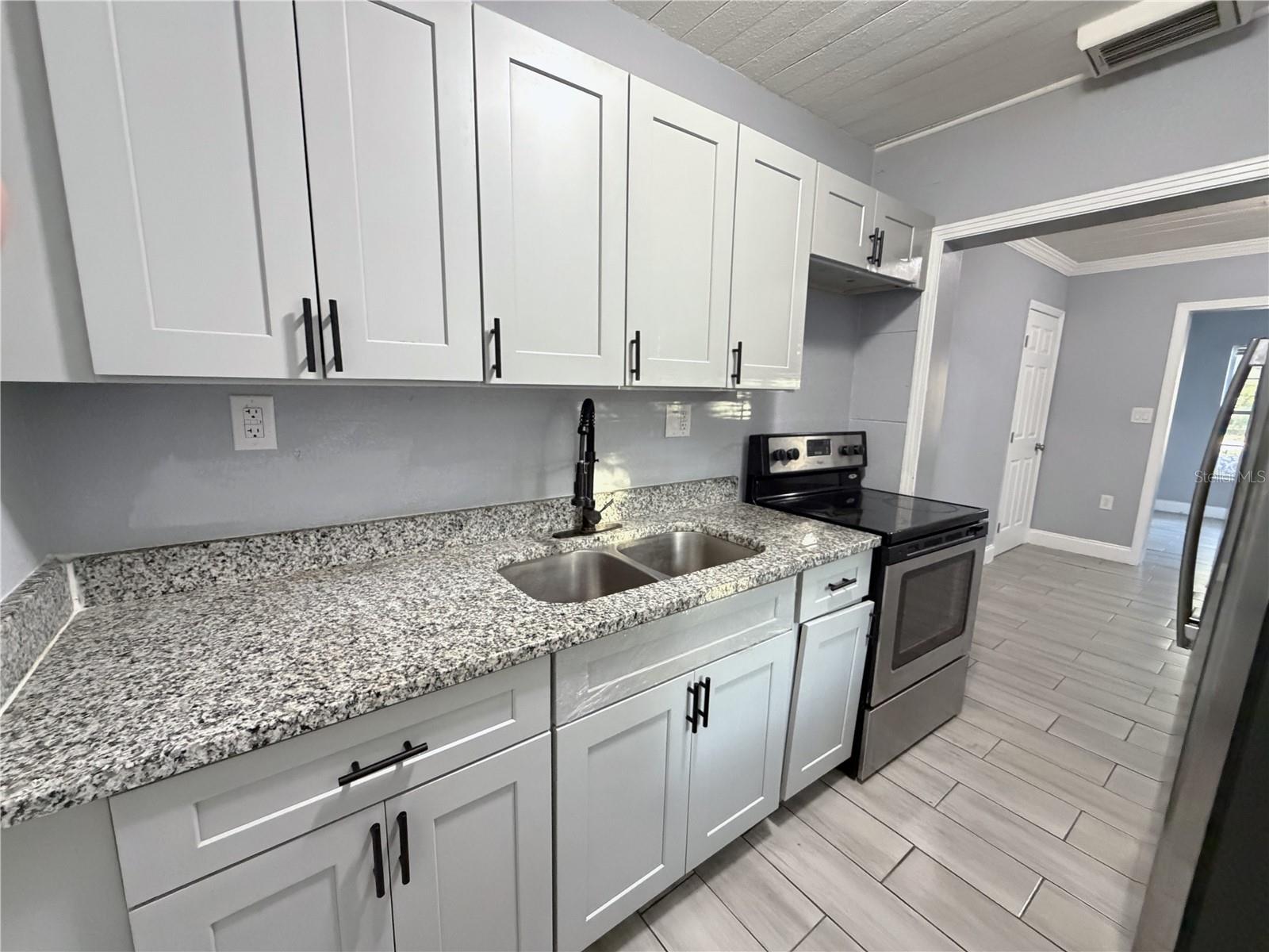 6007 CORSON AVE — photo 8