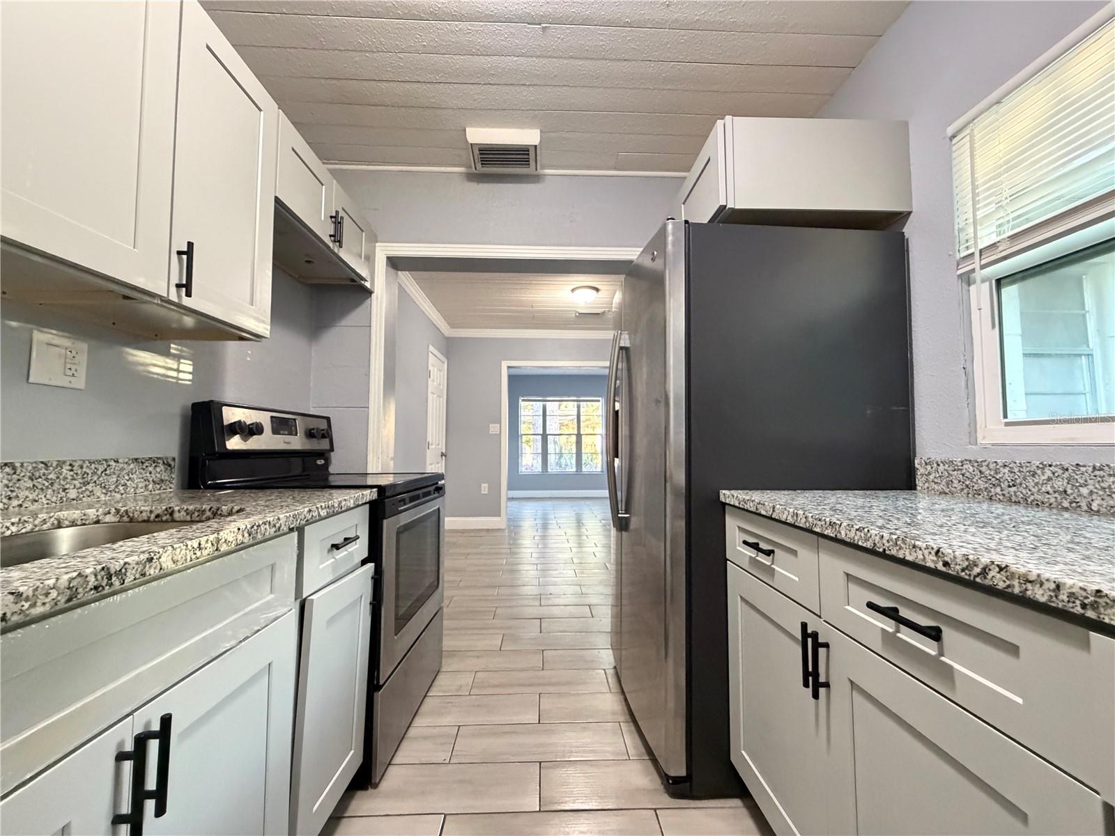 6007 CORSON AVE — photo 9