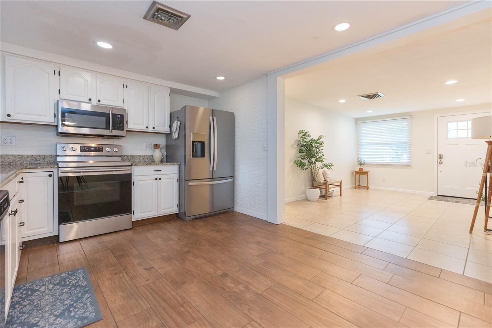 6936 COLEUS CT — photo 3