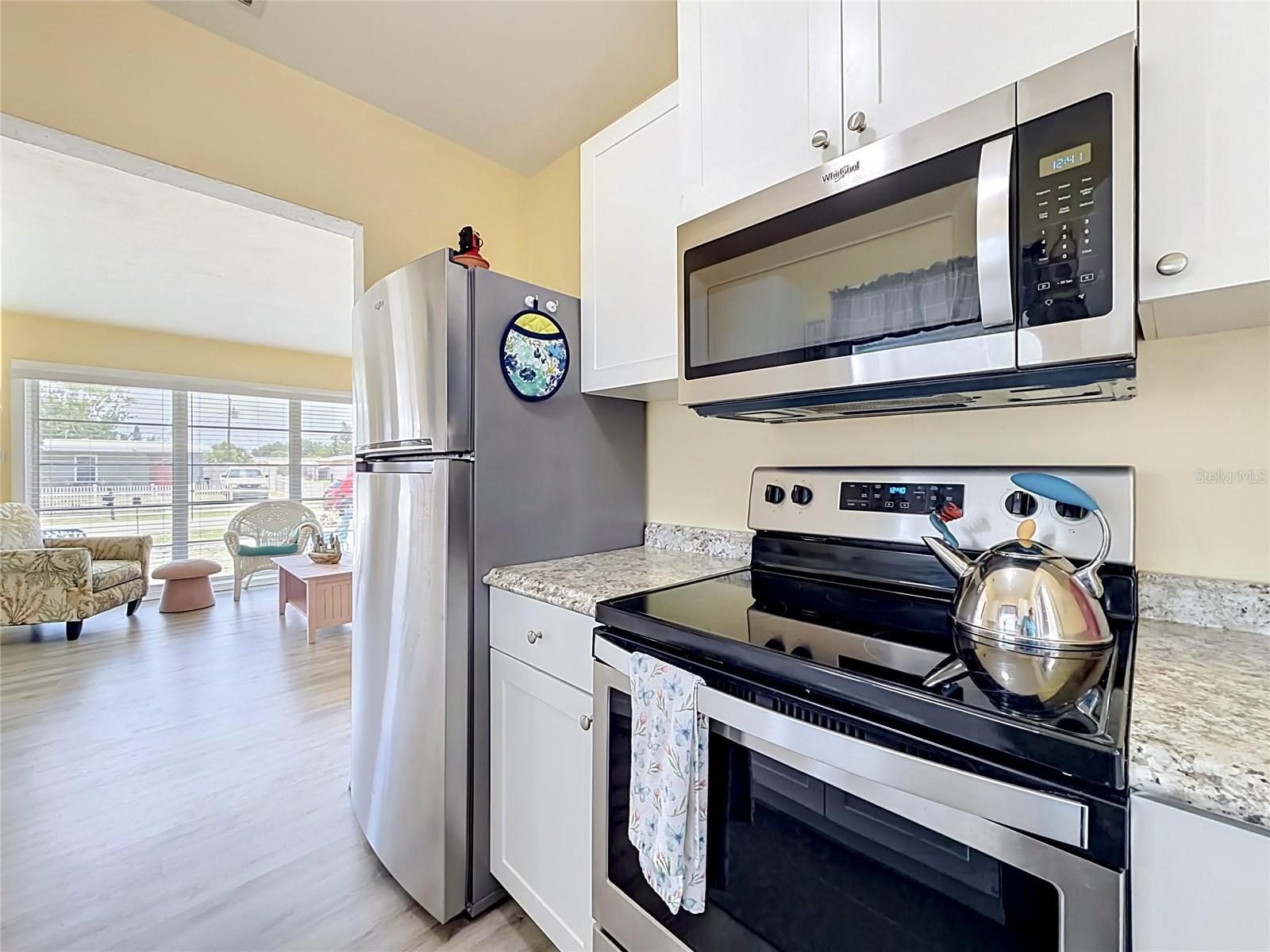 8594 BUMFORD AVE — photo 6