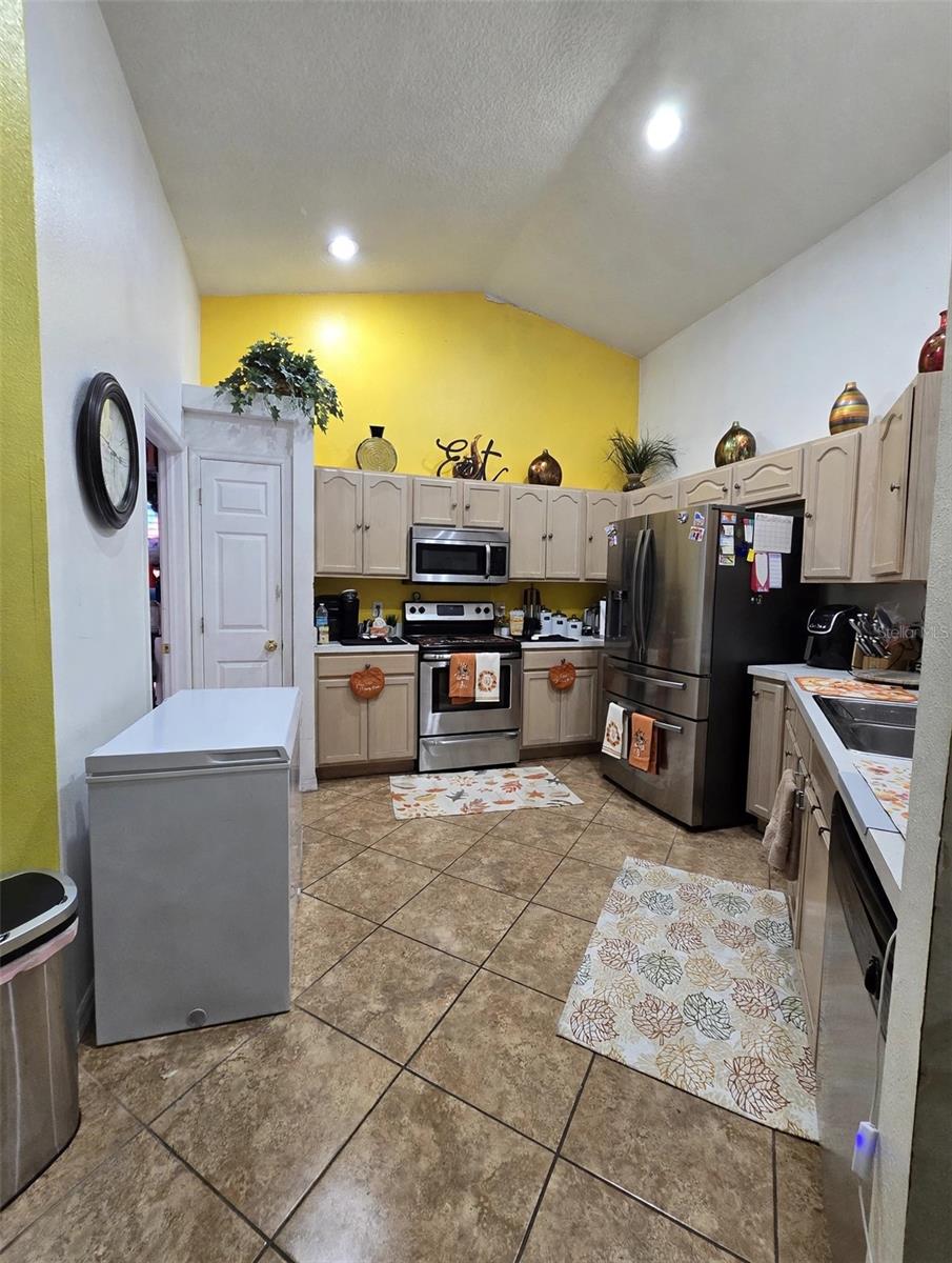 14926 LAURIE LN — photo 13