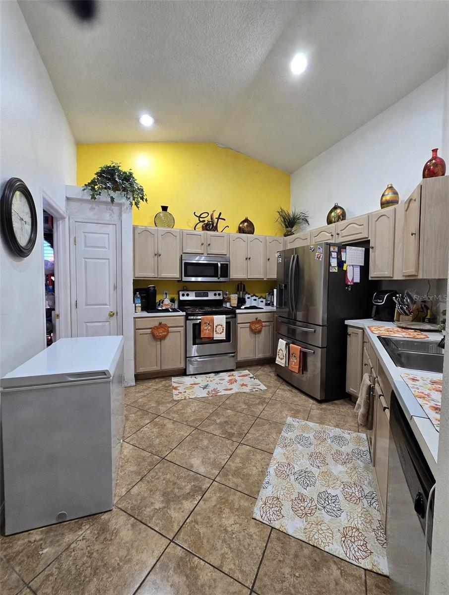 14926 LAURIE LN — photo 12