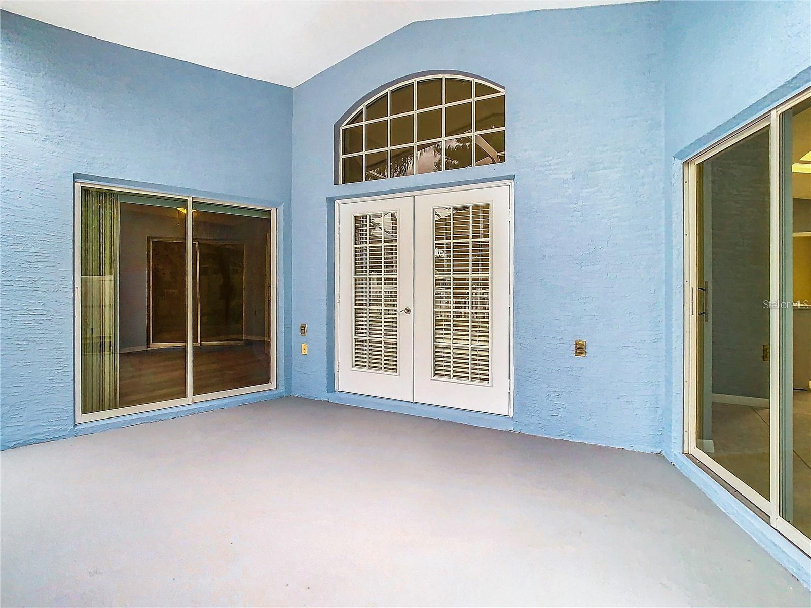 7823 FLORADORA DR — photo 37