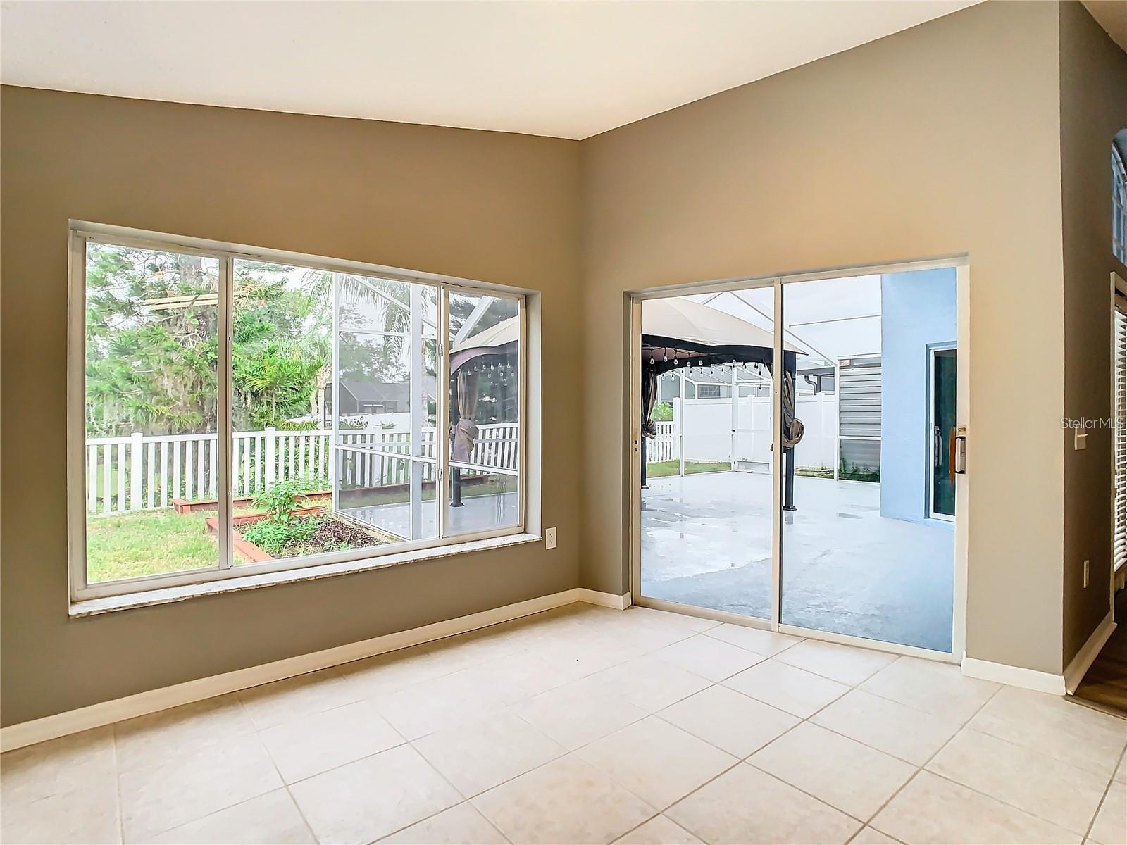 7823 FLORADORA DR — photo 11