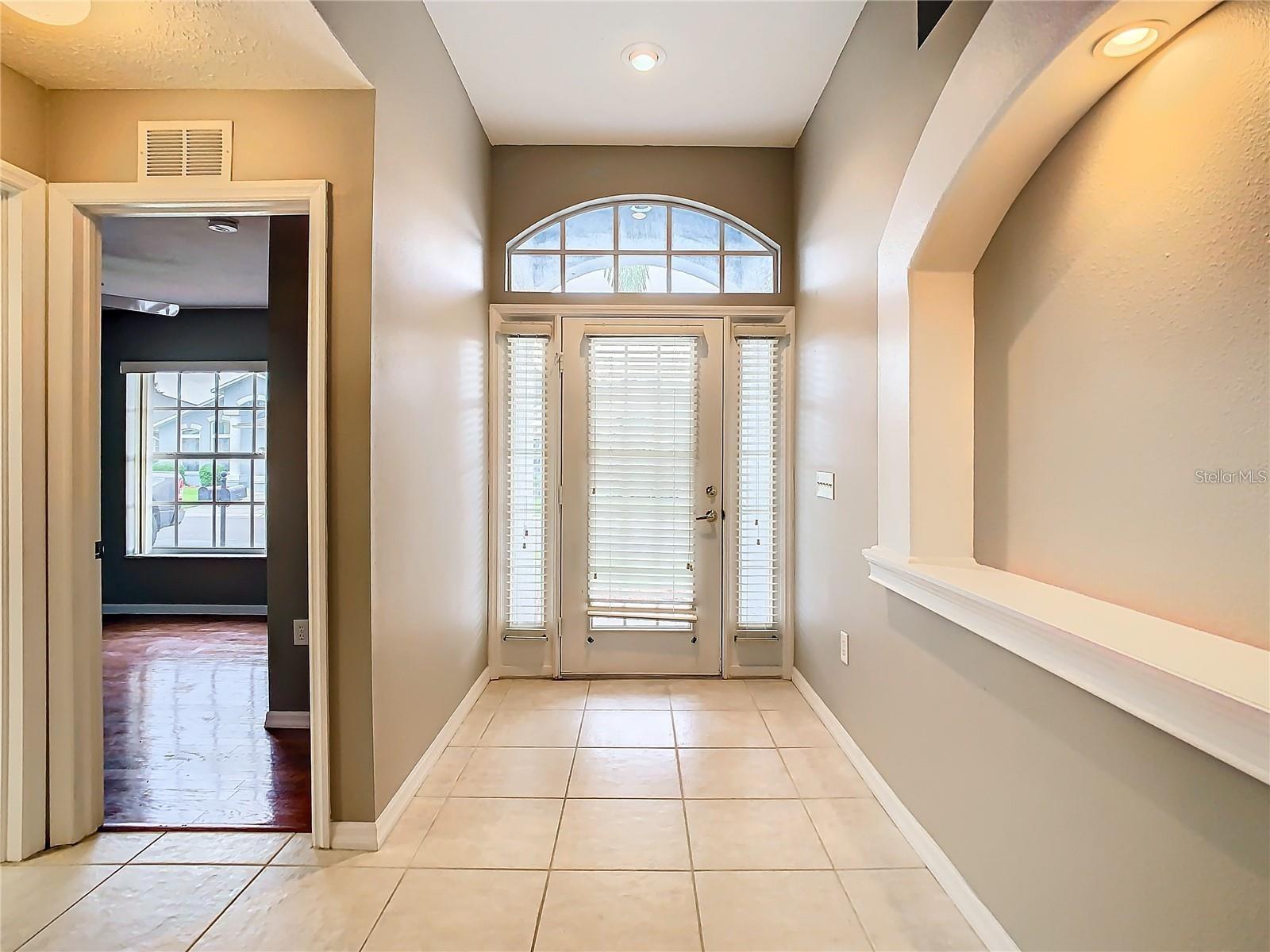7823 FLORADORA DR — photo 2