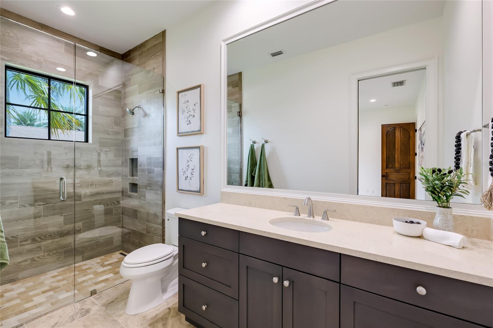 8435 LINDRICK LN — photo 63