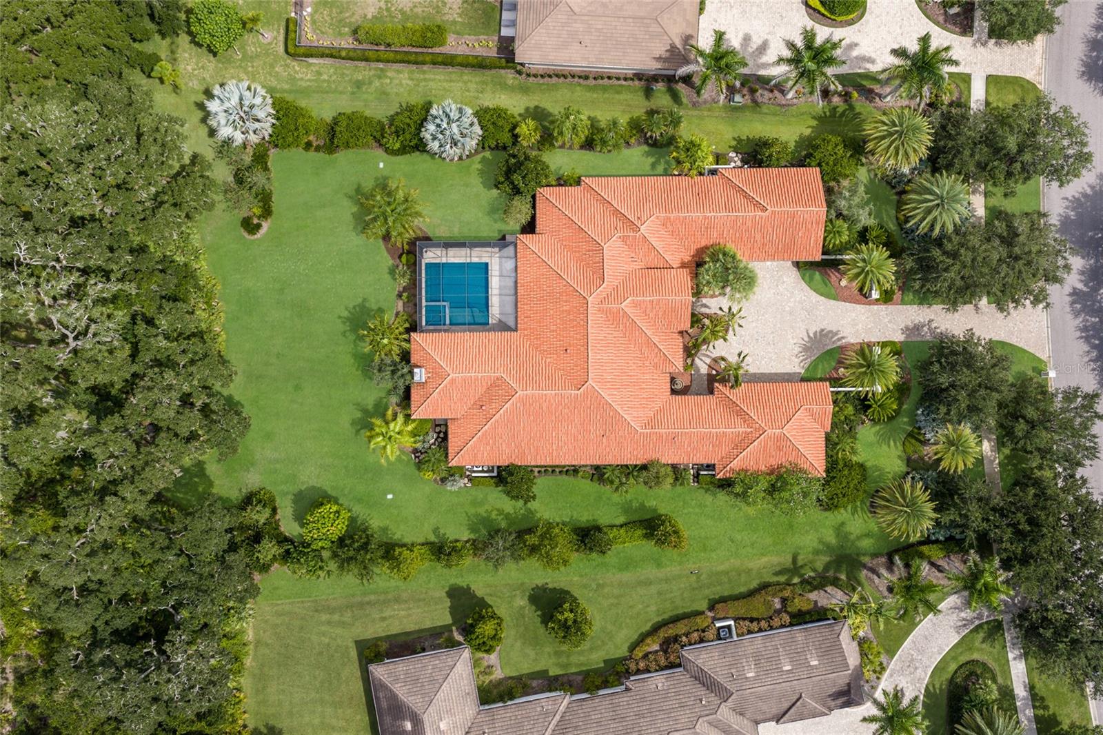 8435 LINDRICK LN — photo 10