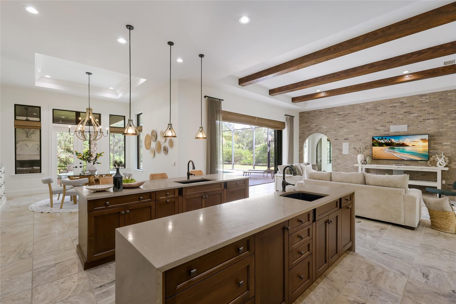 8435 LINDRICK LN — photo 32