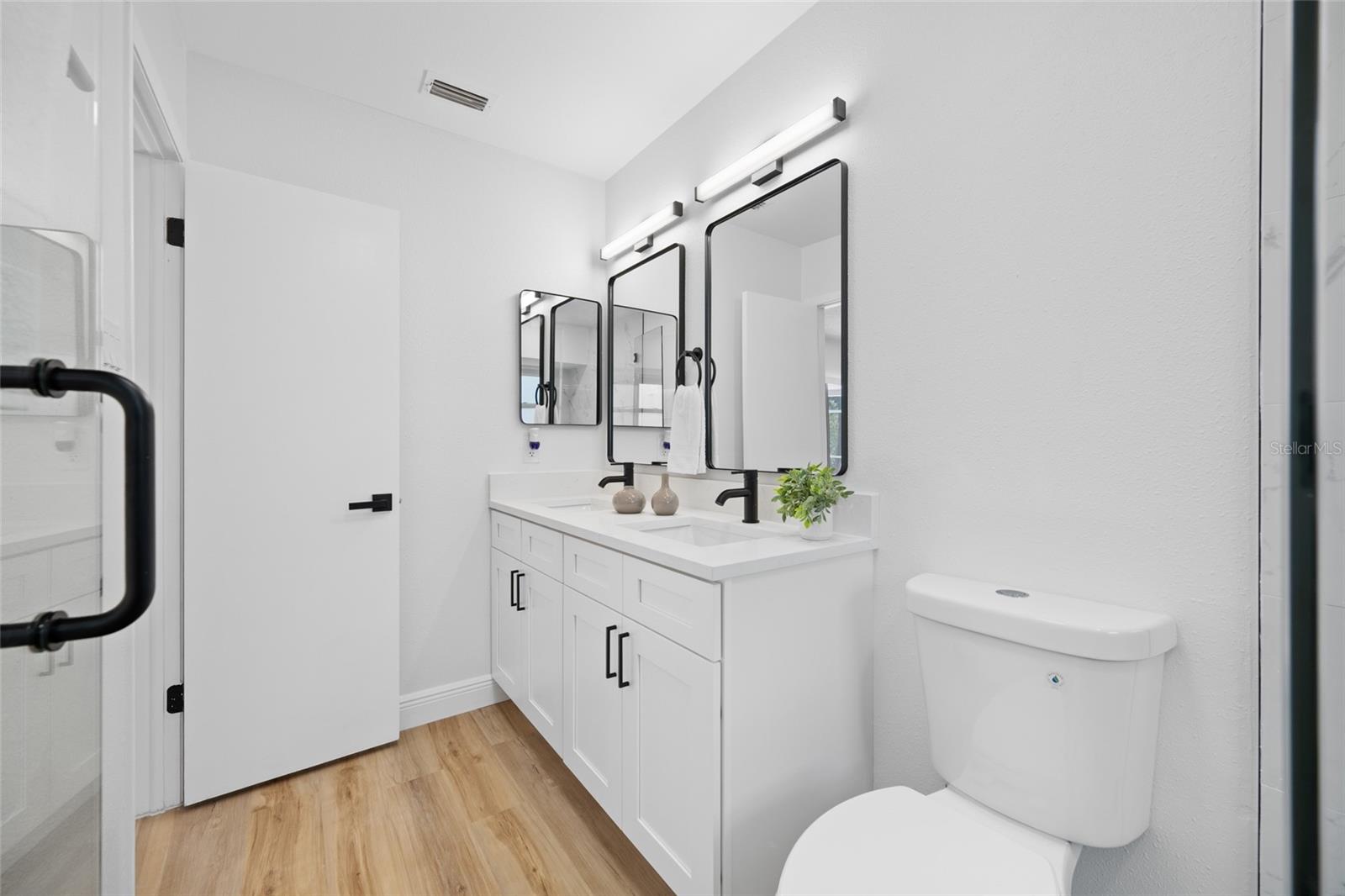 11925 CEDARFIELD DR — photo 23