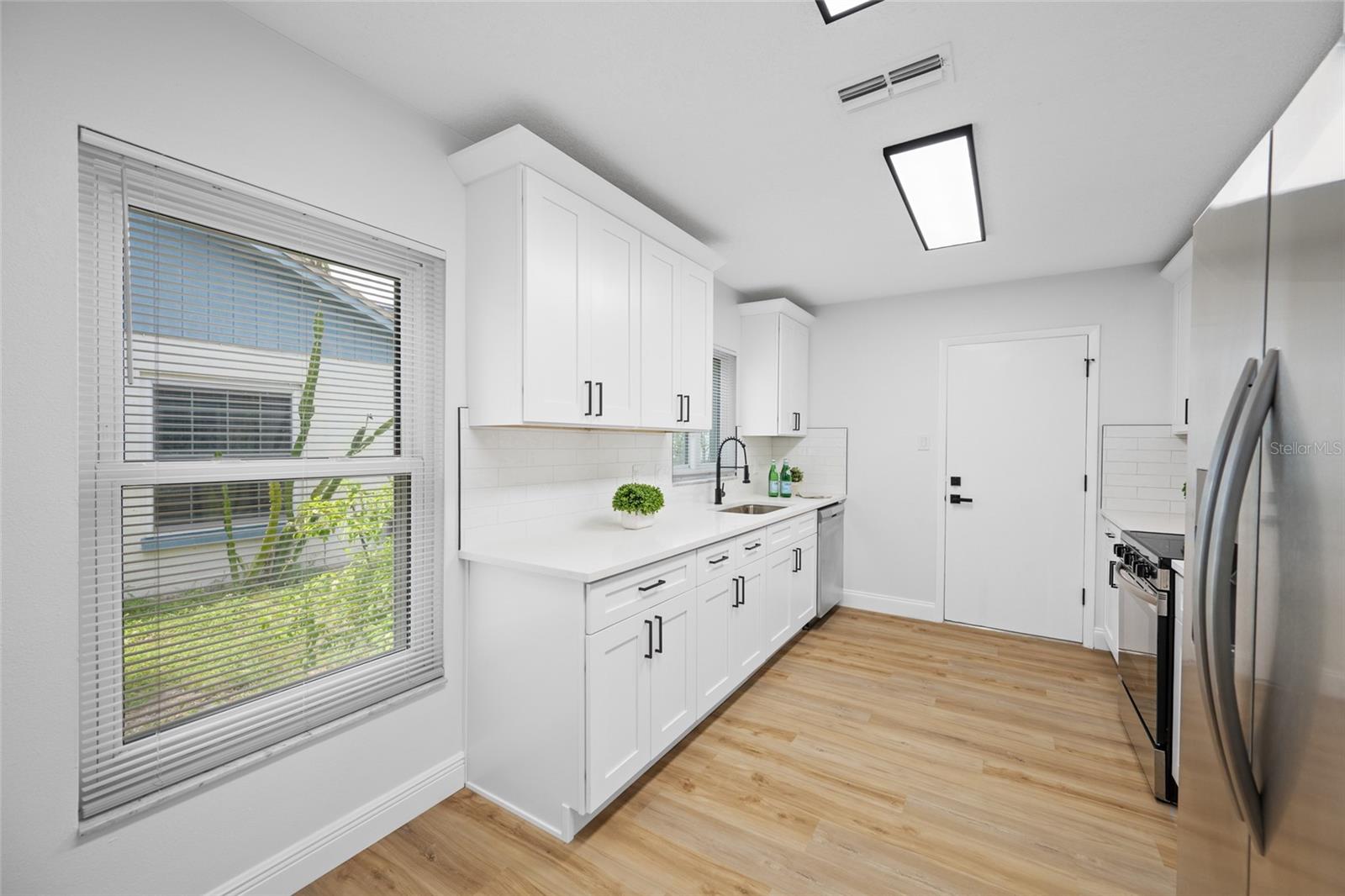 11925 CEDARFIELD DR — photo 43