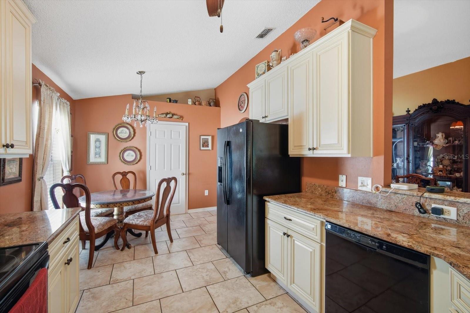 809 ROCKY MOUNTAIN CT — photo 19