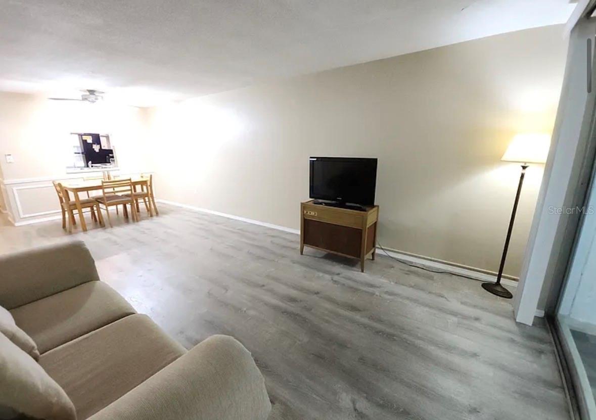 4240 SHELDON PL #4240 — photo 4