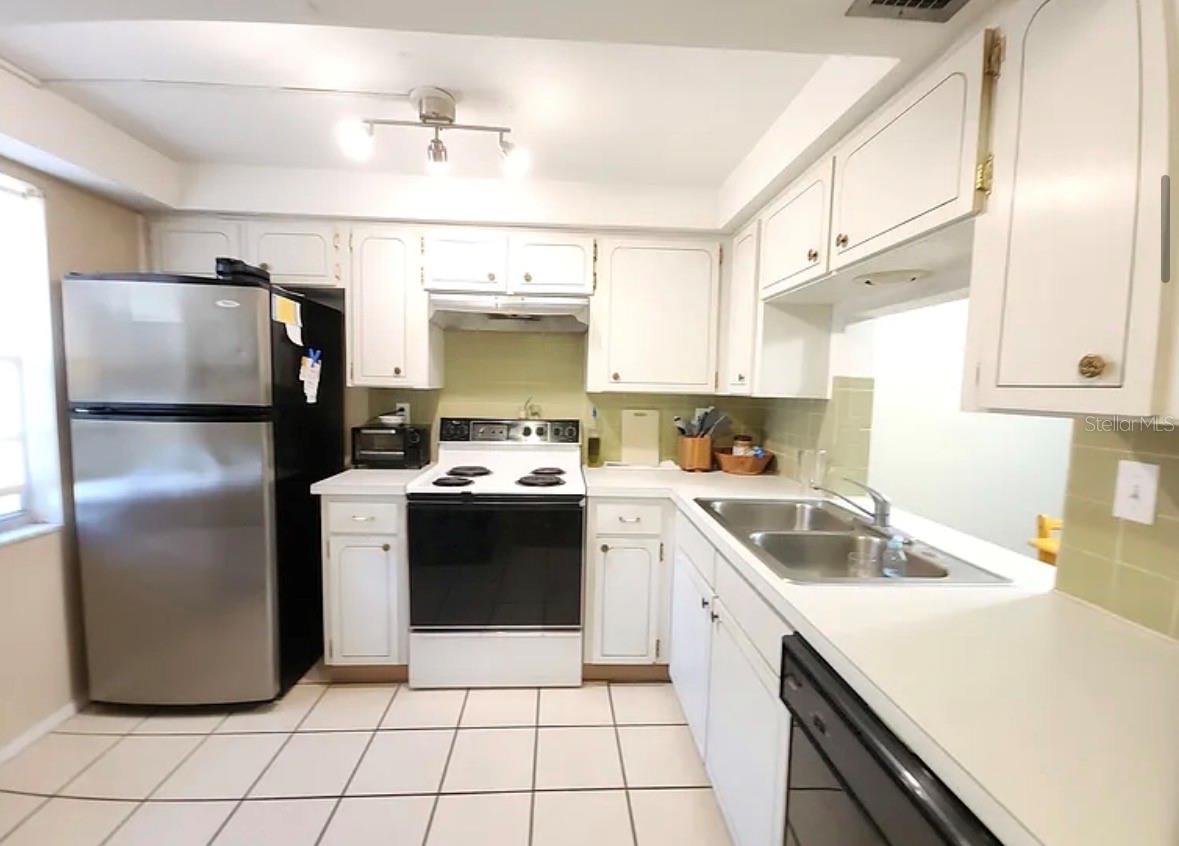 4240 SHELDON PL #4240 — photo 5