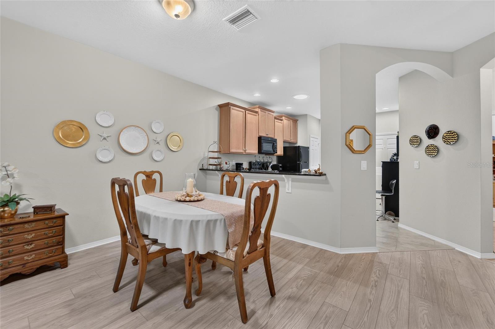 428 SENECA FALLS DR — photo 13