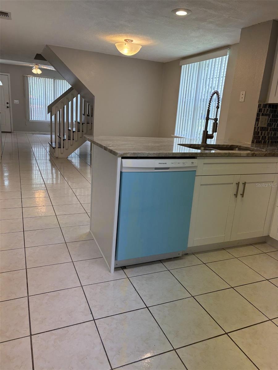8525 J R MANOR DR — photo 9