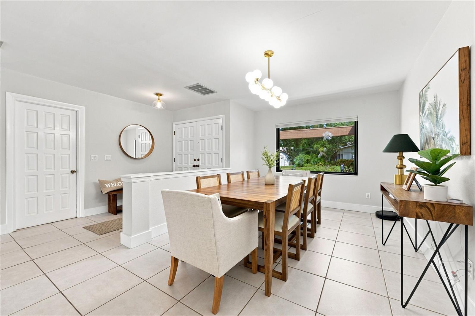 1683 OAK PL — photo 11