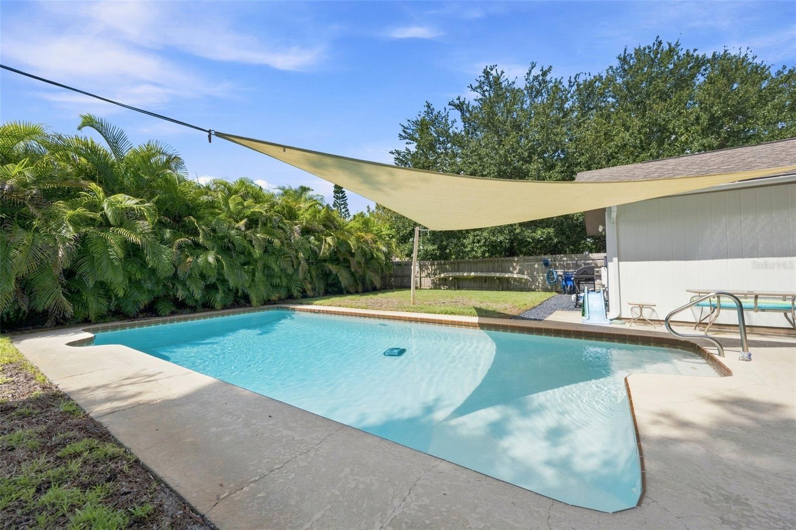 1683 OAK PL — photo 33