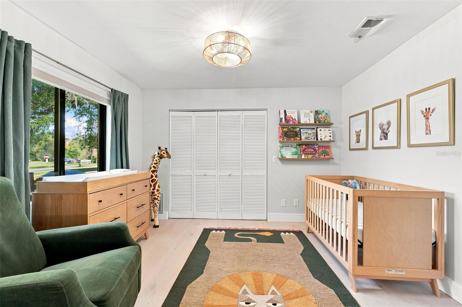 1683 OAK PL — photo 21