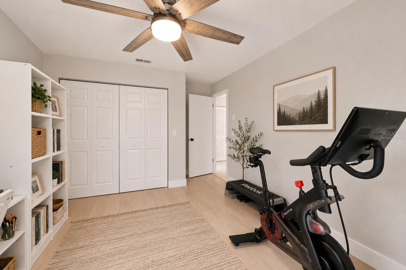 1683 OAK PL — photo 28