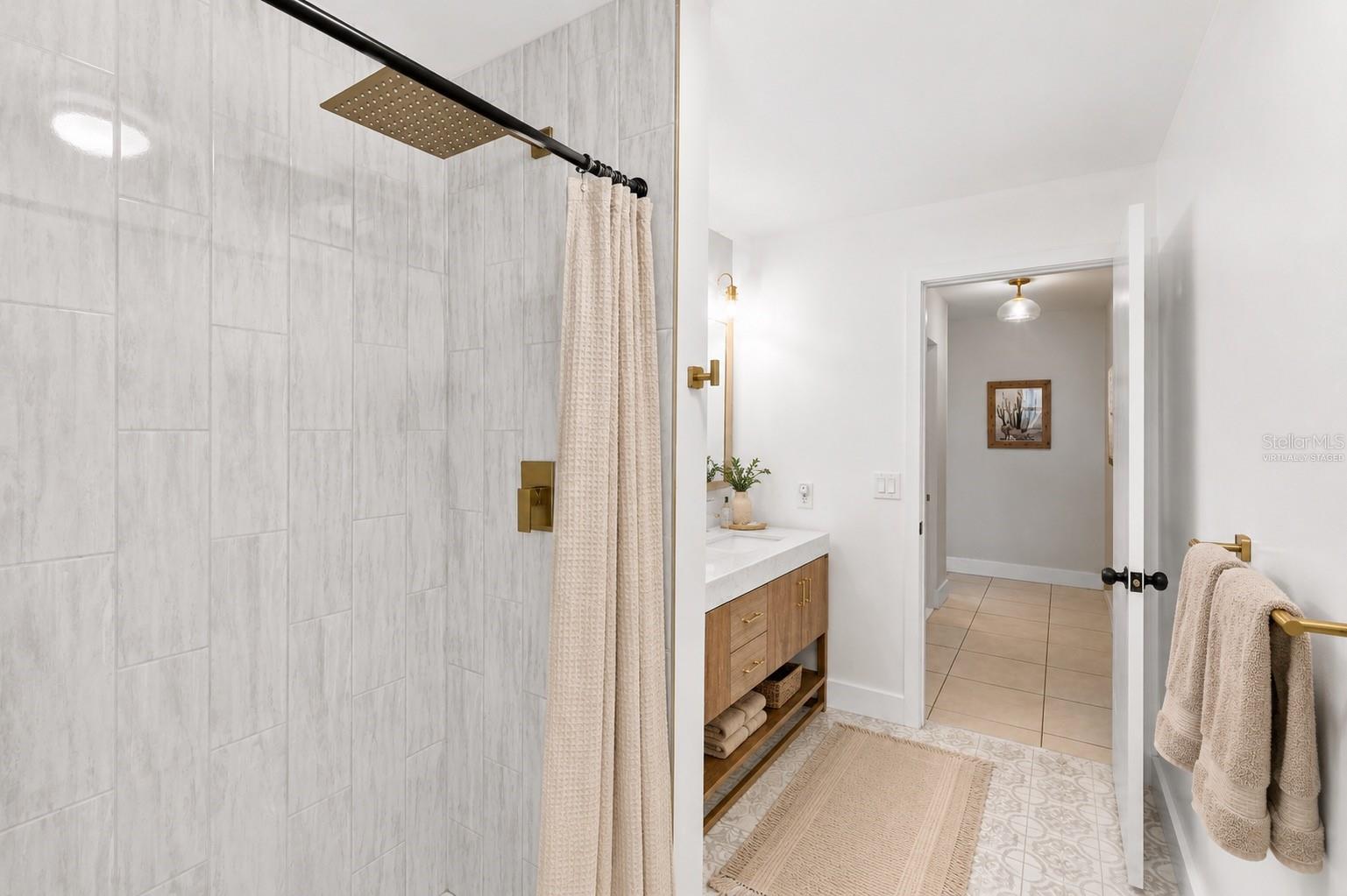 1683 OAK PL — photo 26