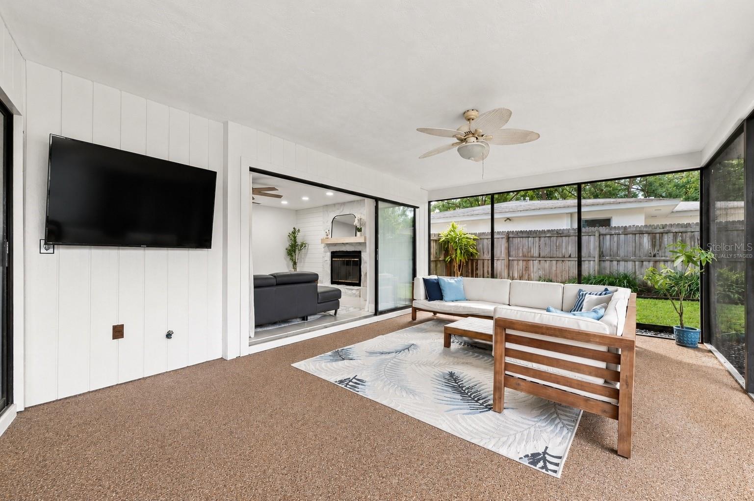 1683 OAK PL — photo 42
