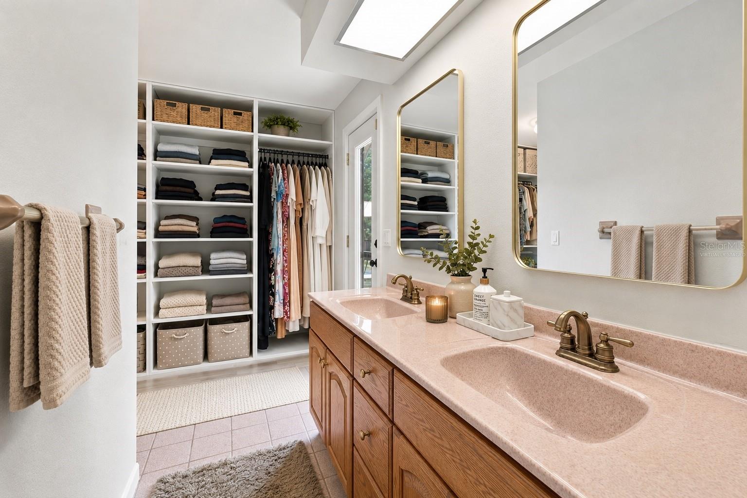 1683 OAK PL — photo 37