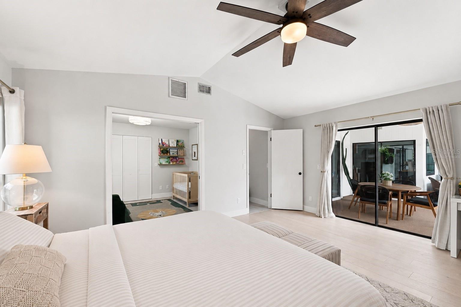 1683 OAK PL — photo 19