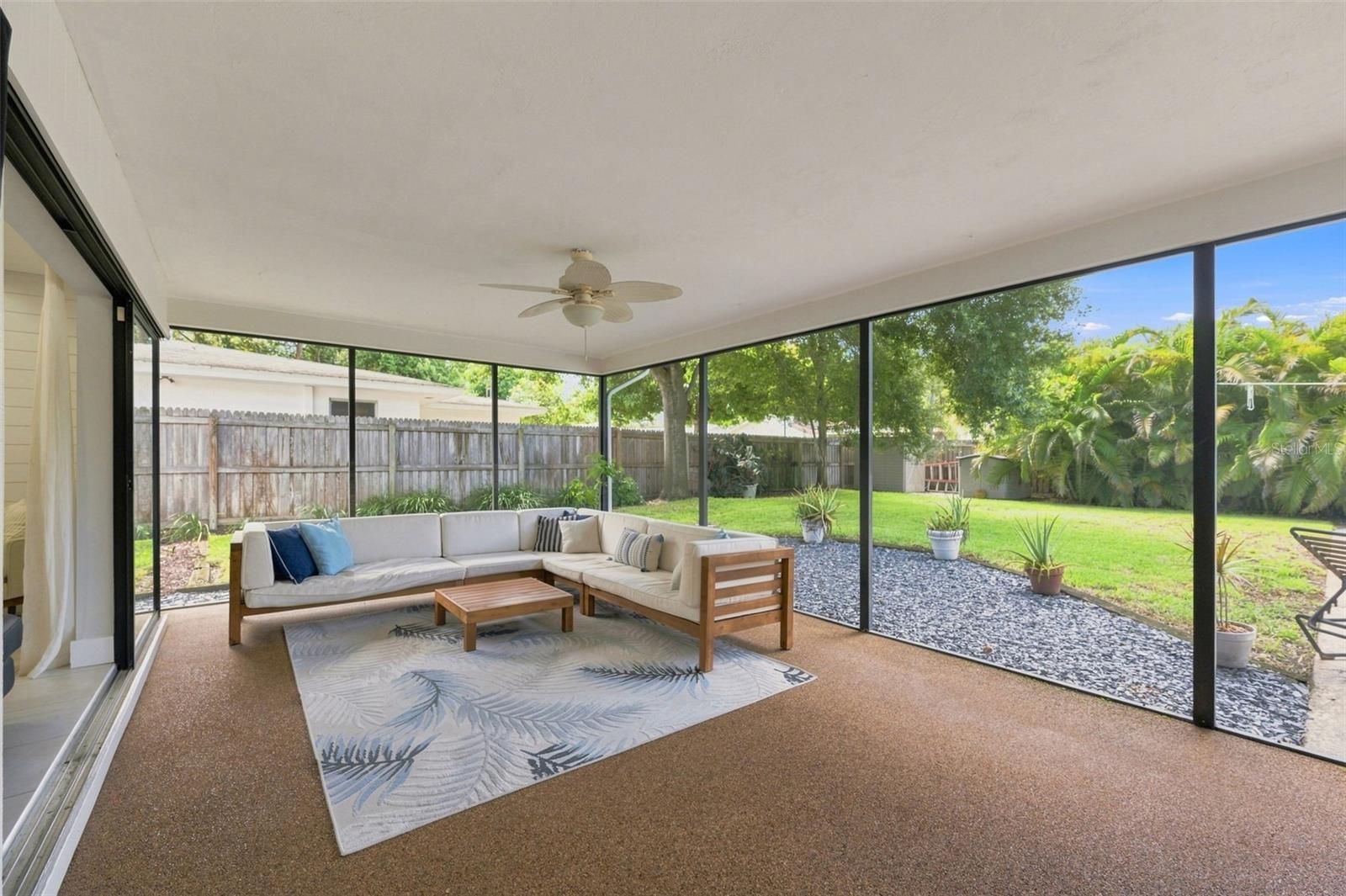 1683 OAK PL — photo 29