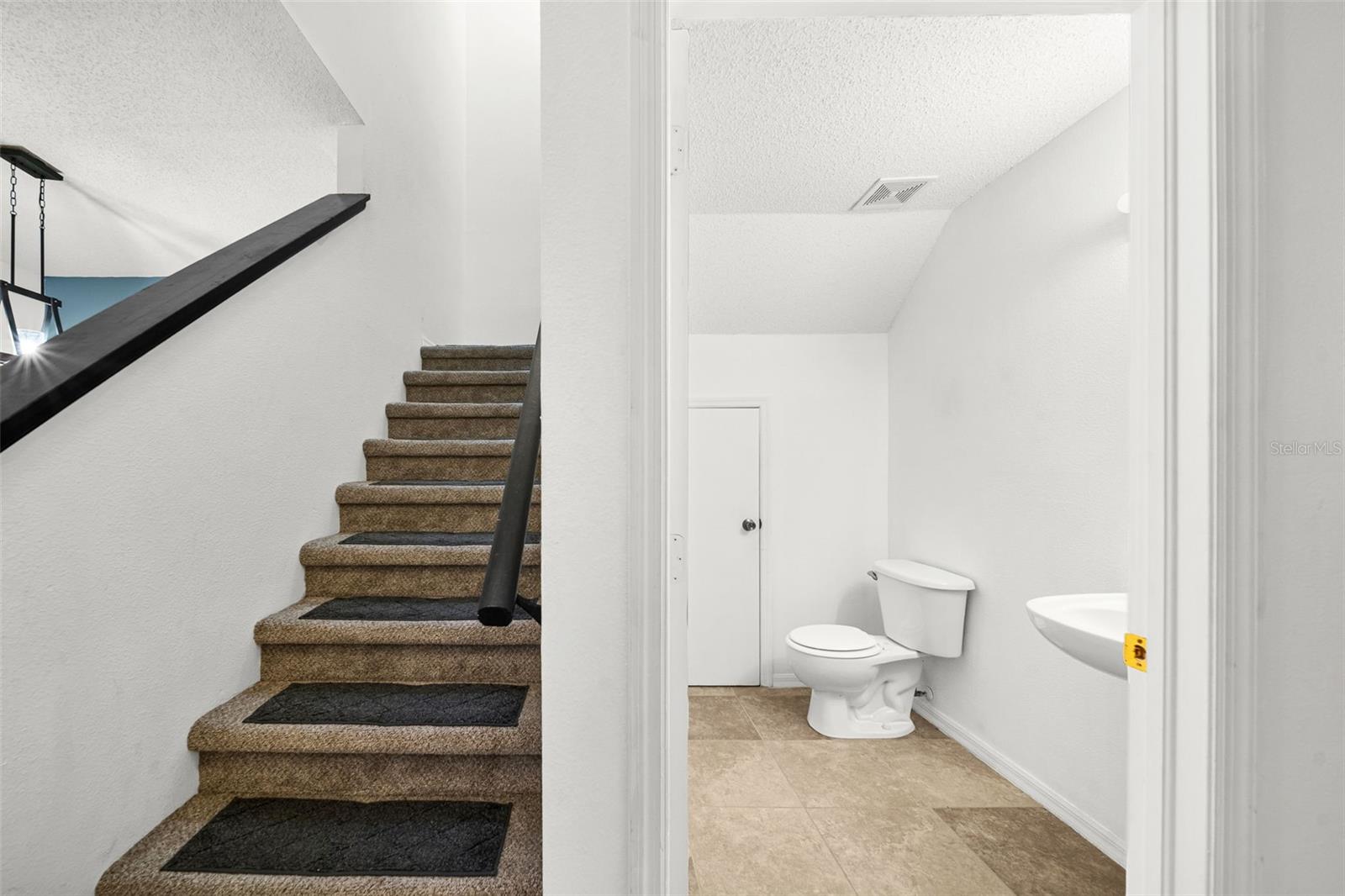 18171 PARADISE POINT DR — photo 9