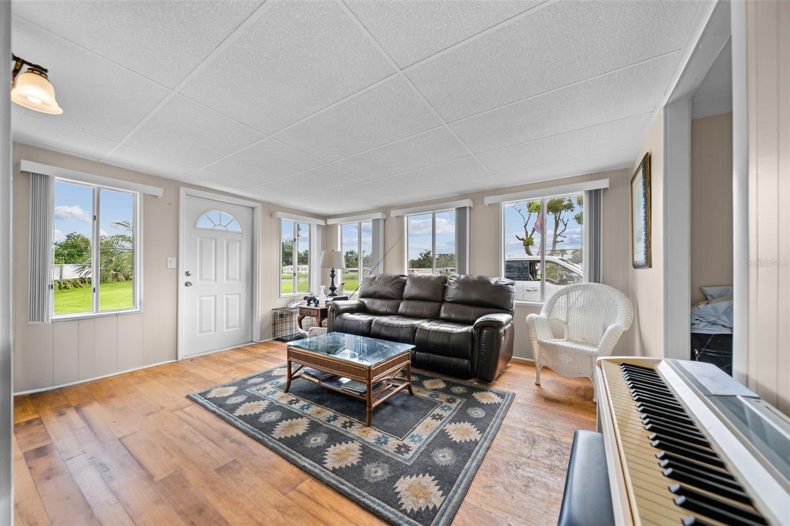 136 LAKEVIEW DR. DR — photo 14