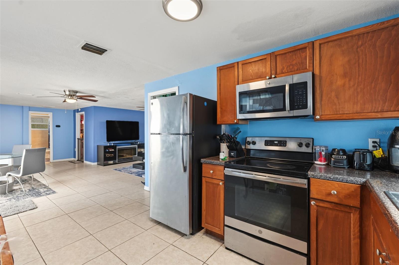 7041 WESTCOTT DR — photo 42
