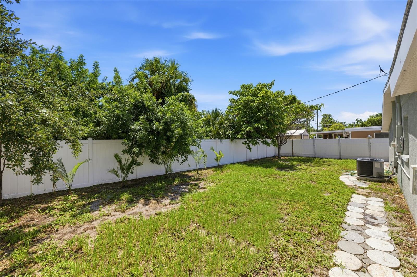 7806 TANGLEWOOD LN — photo 22