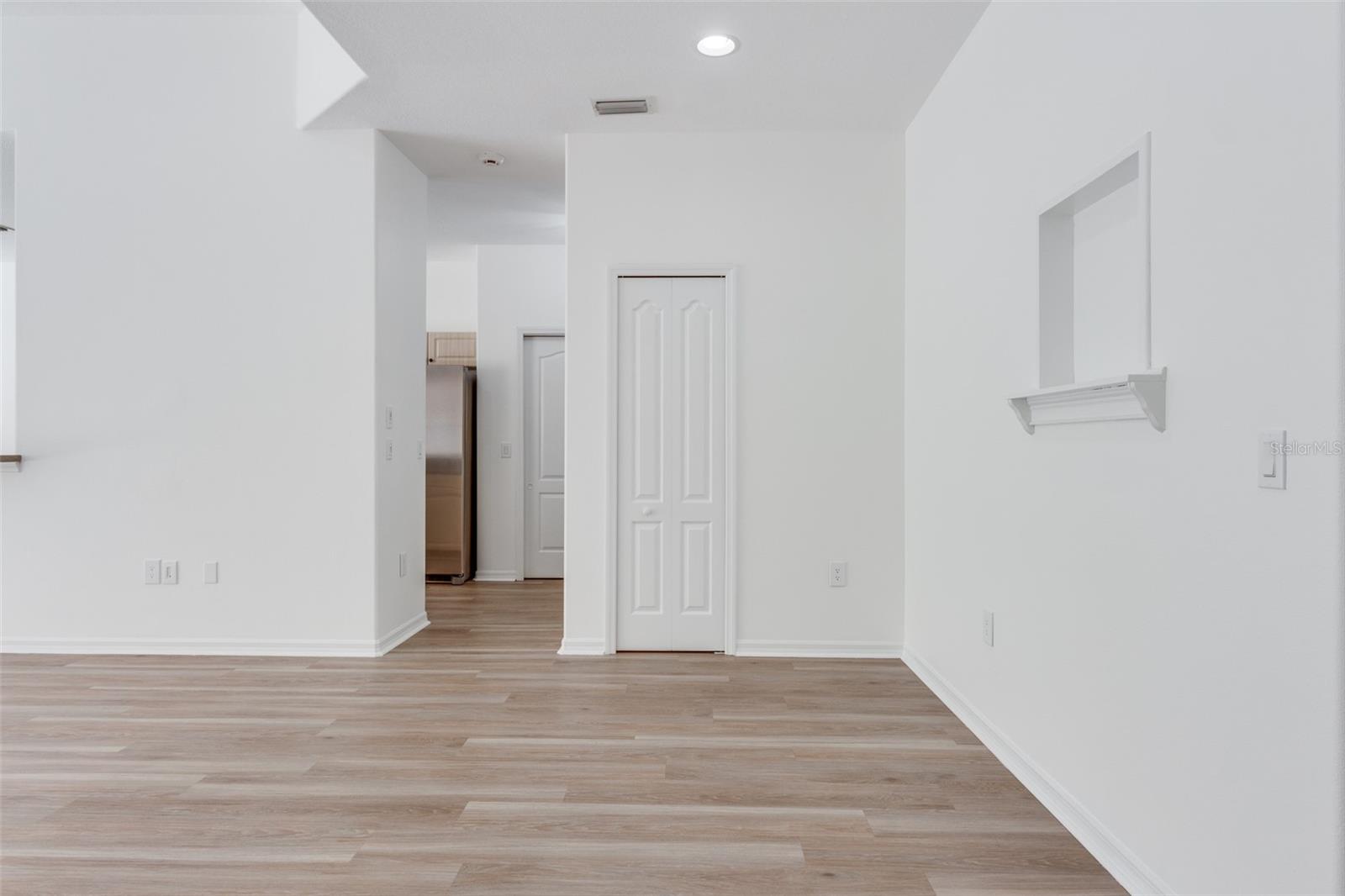 5174 PINE SHADOW LN — photo 7