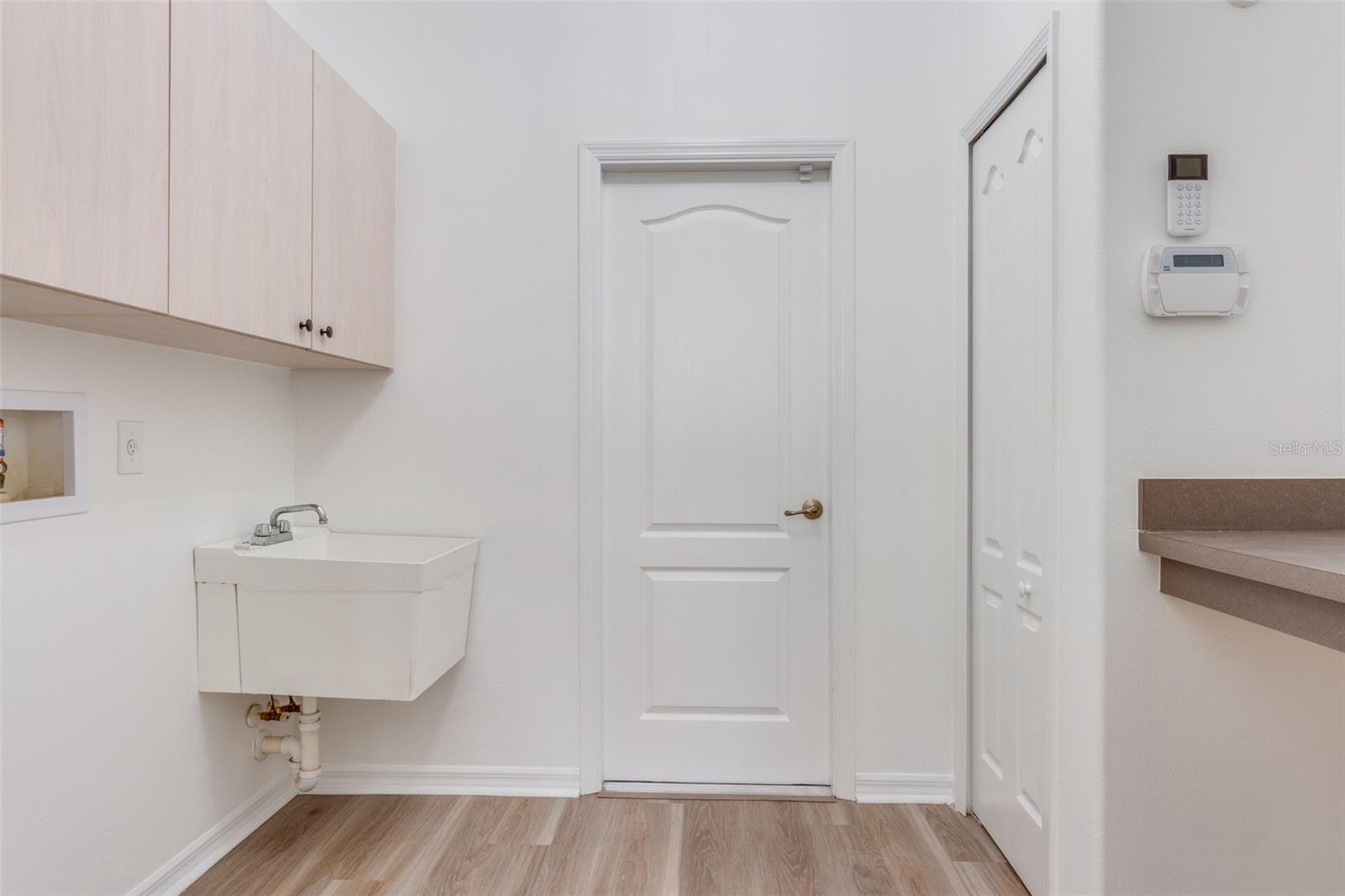 5174 PINE SHADOW LN — photo 29