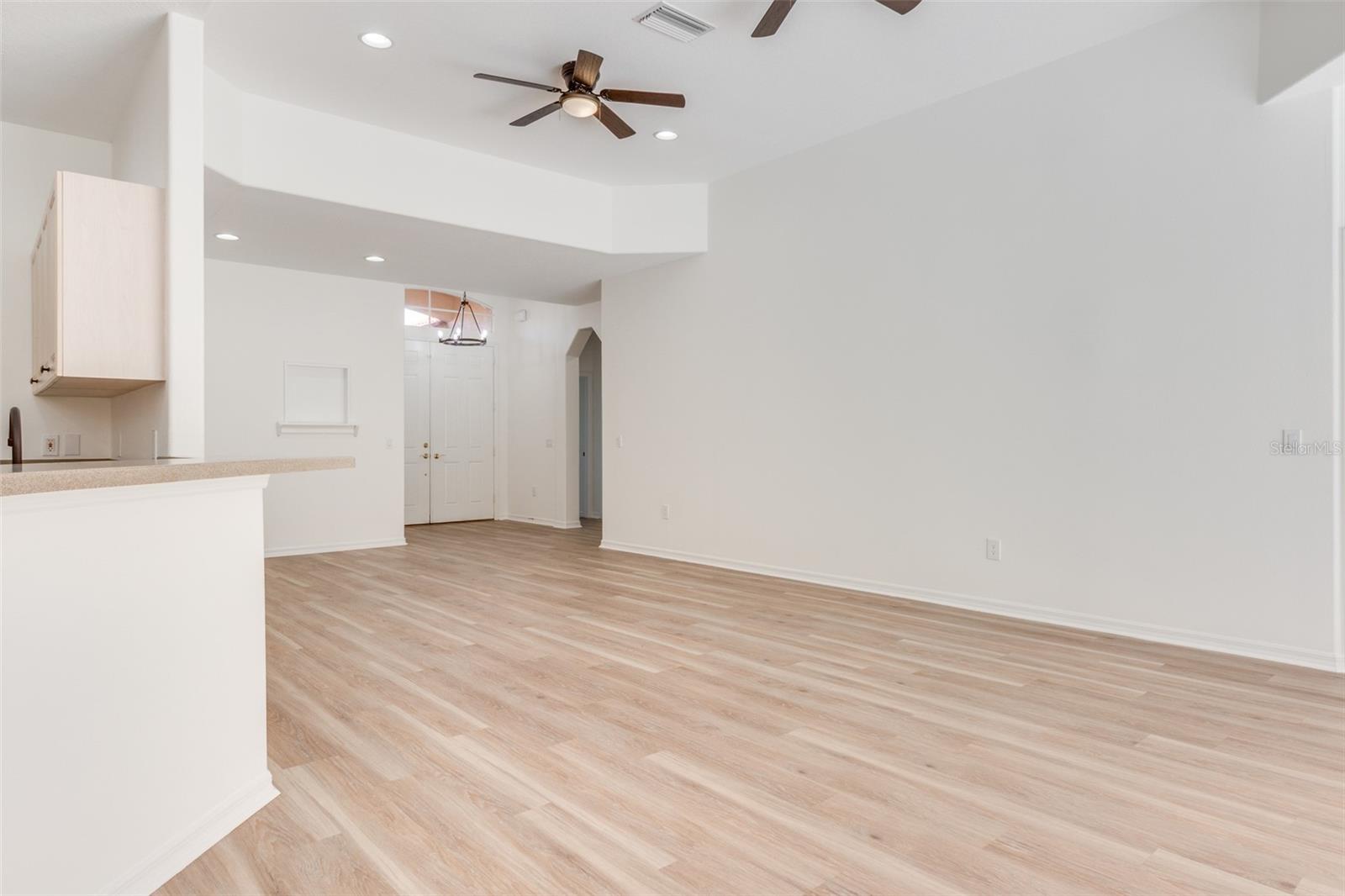 5174 PINE SHADOW LN — photo 9