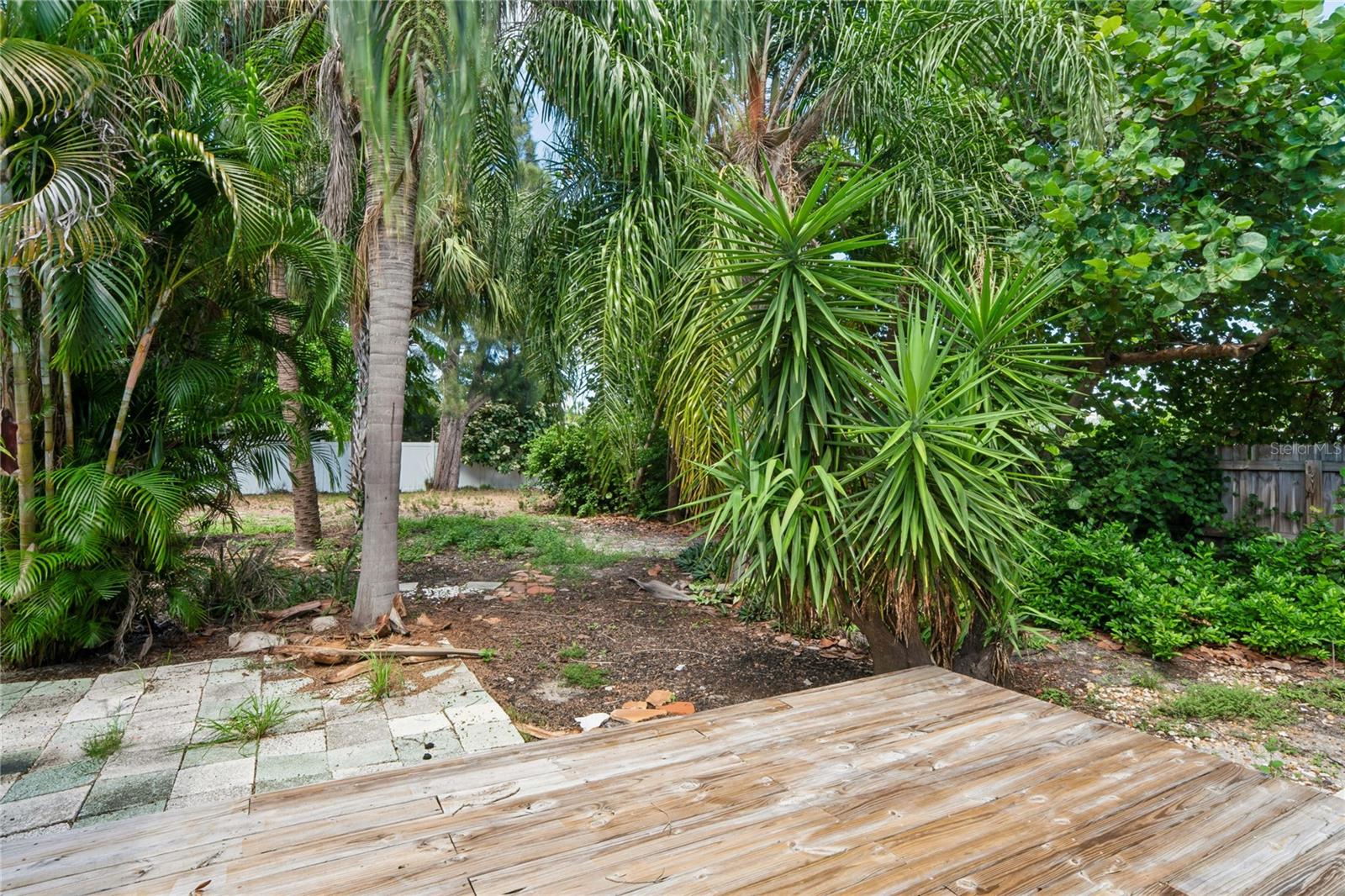 14623 SUNSET DR — photo 22
