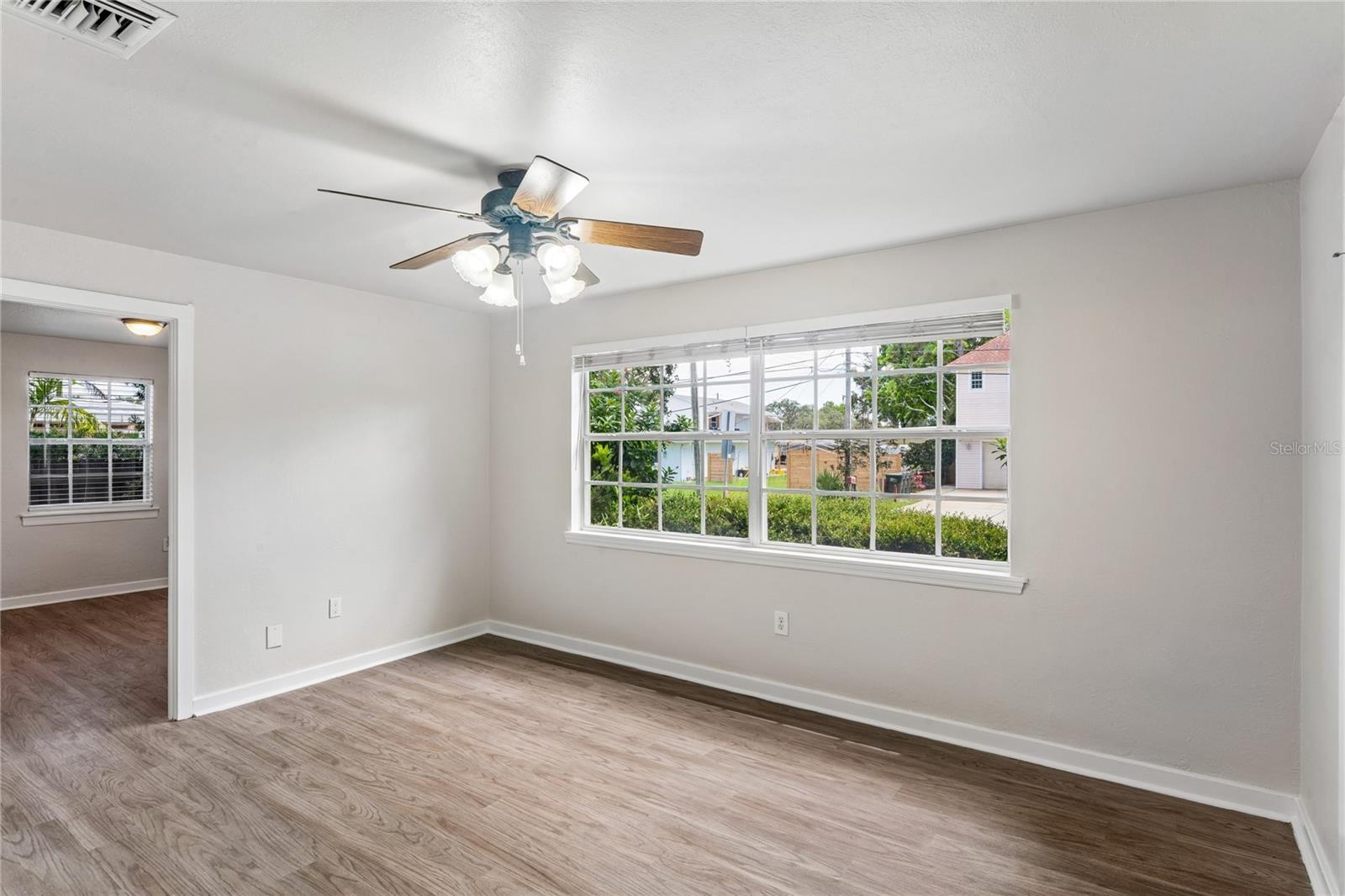 14623 SUNSET DR — photo 10