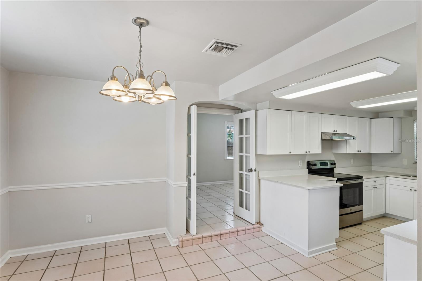 14623 SUNSET DR — photo 8