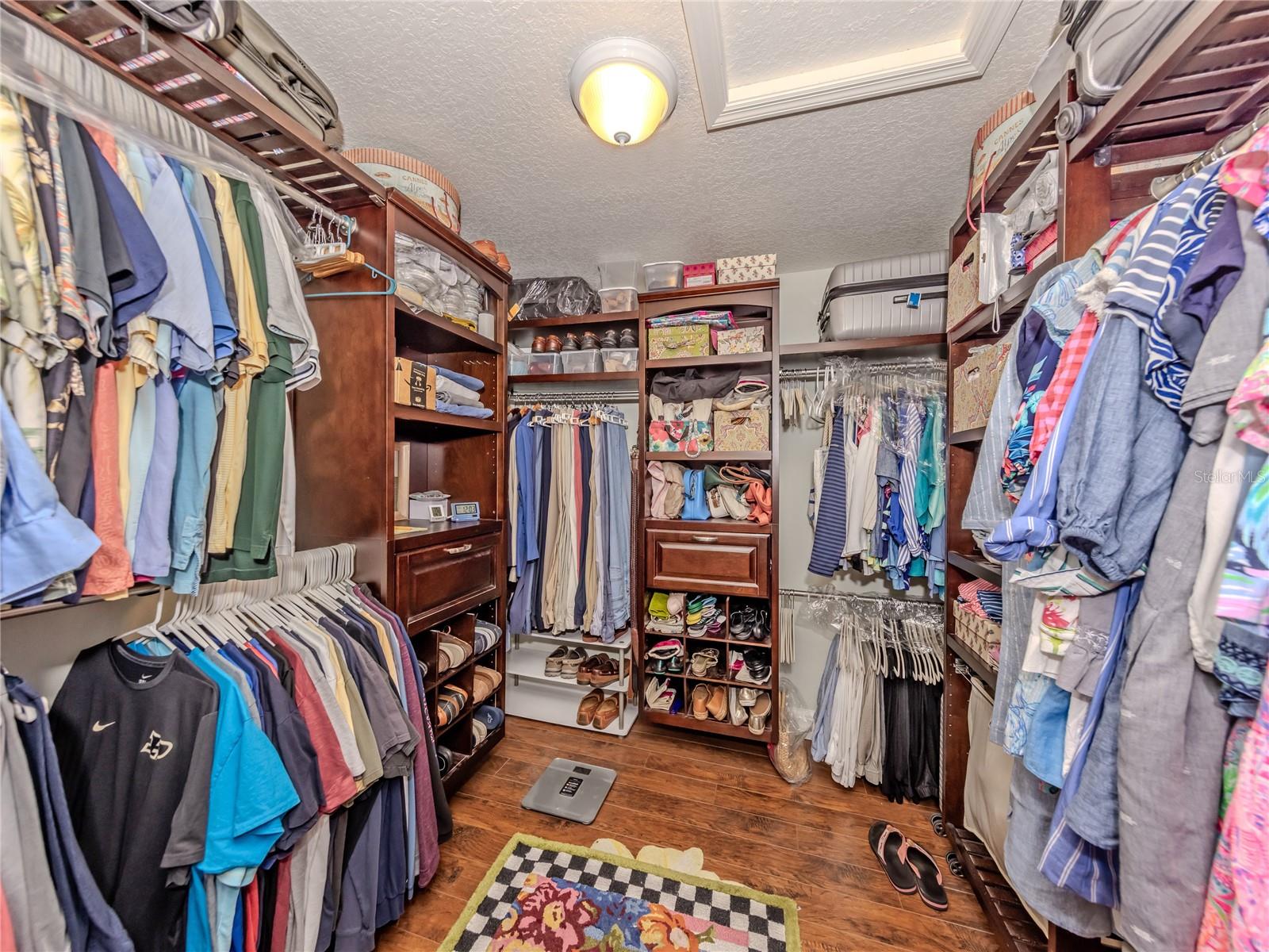 228 VESTAVIA DR — photo 21