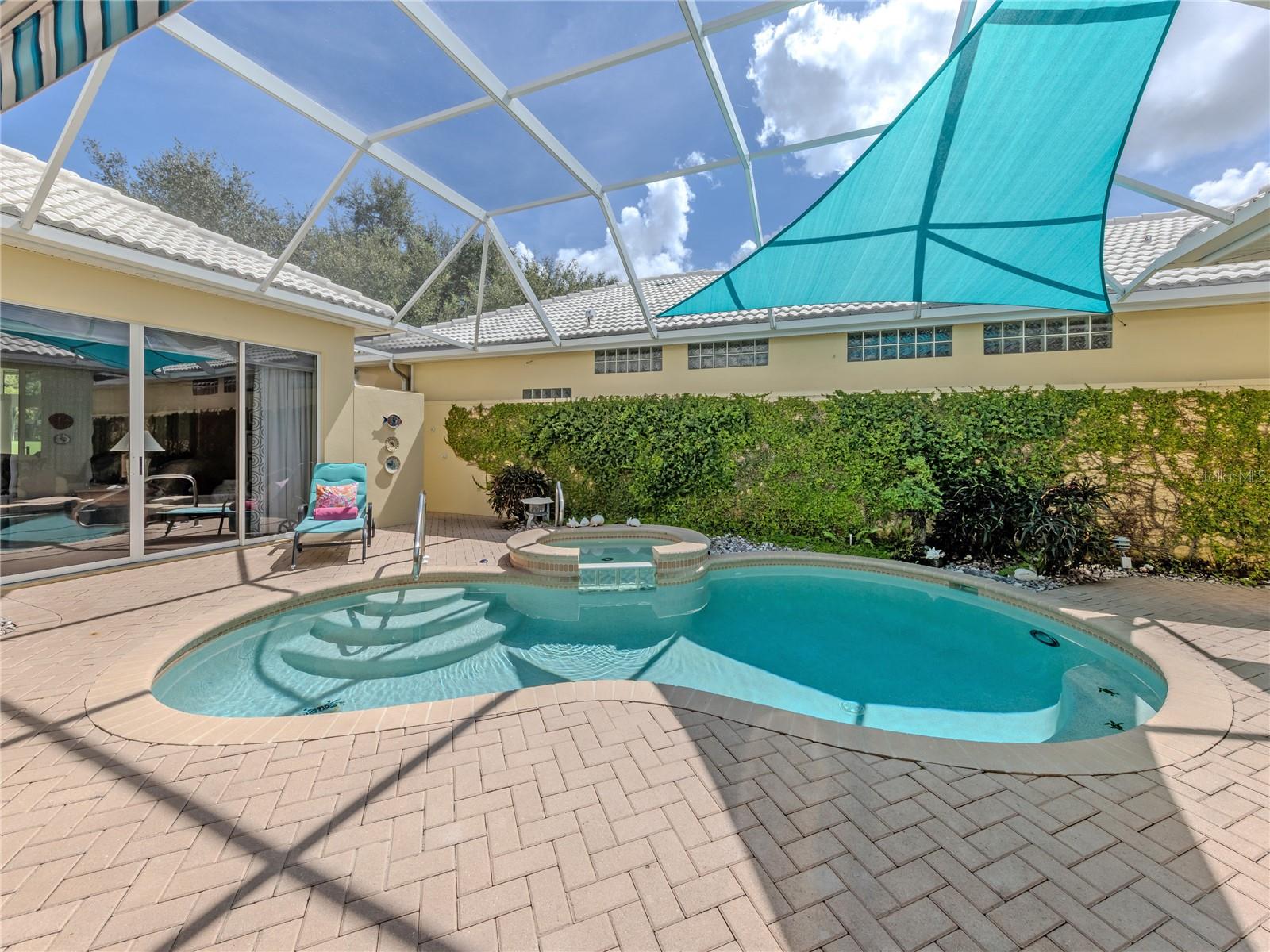 228 VESTAVIA DR — photo 43