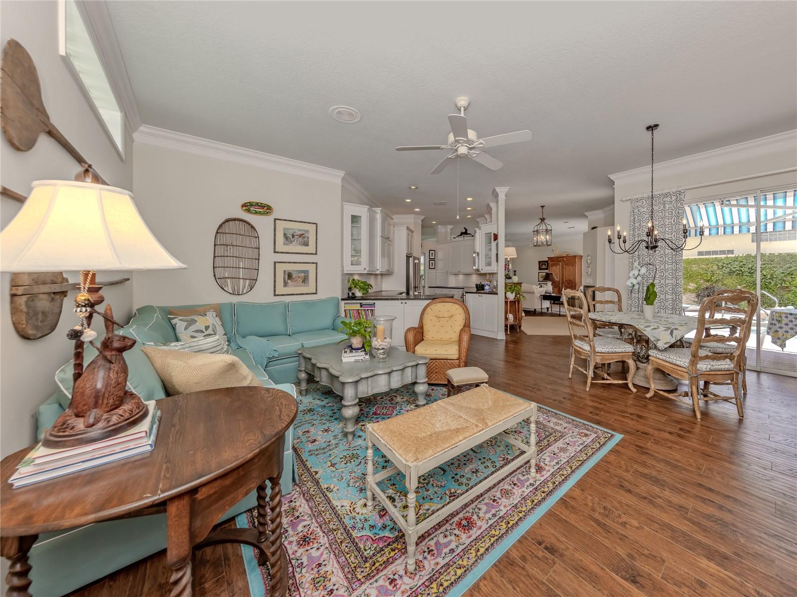 228 VESTAVIA DR — photo 18