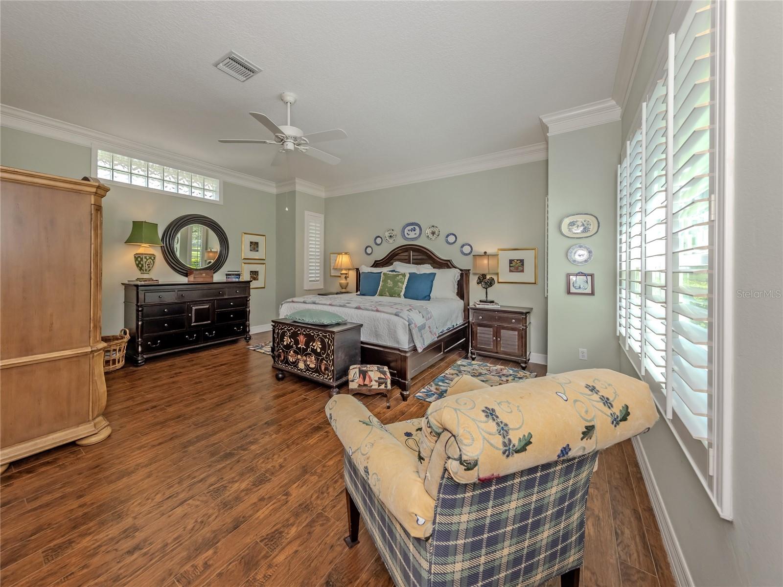 228 VESTAVIA DR — photo 19