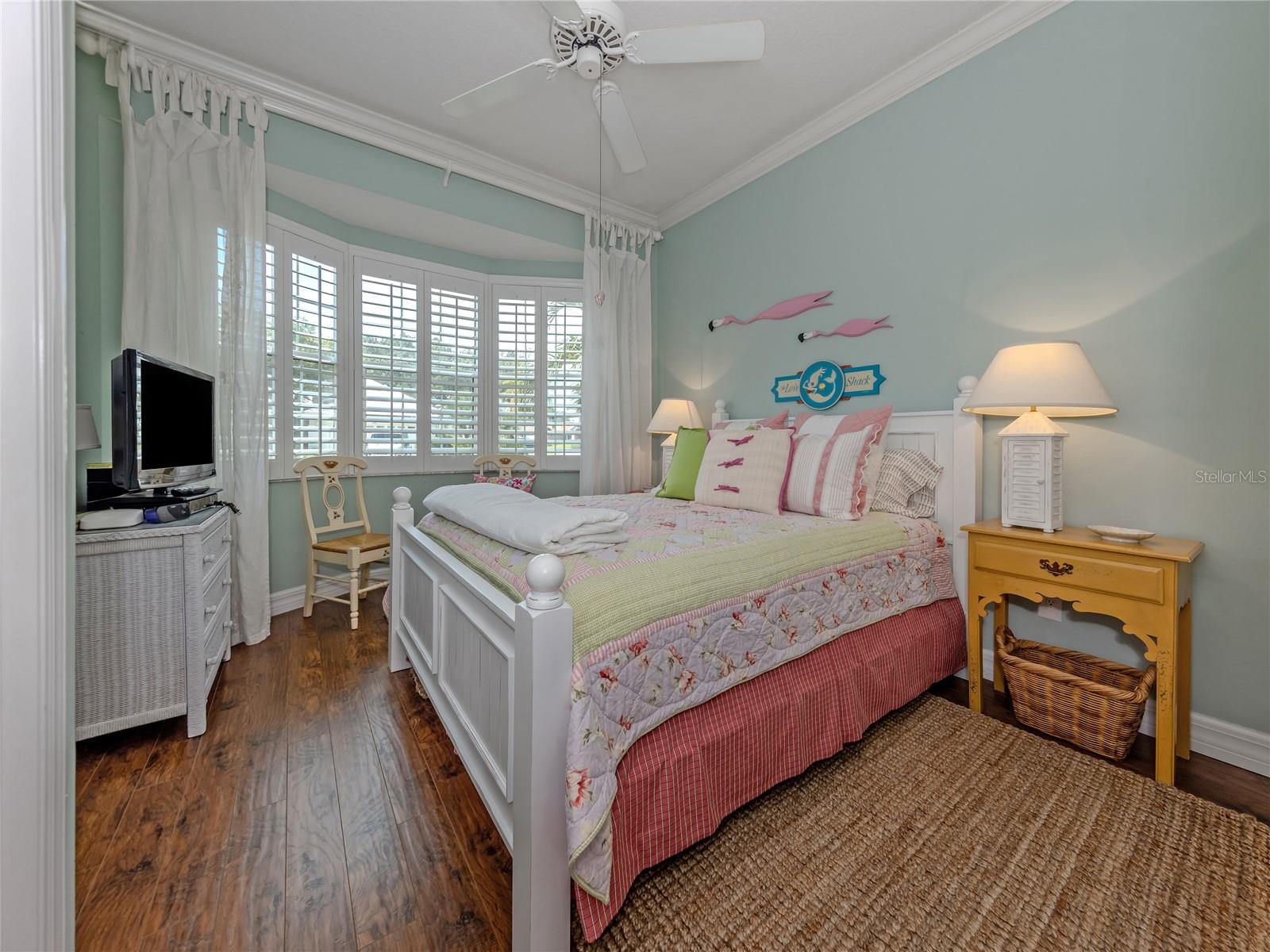 228 VESTAVIA DR — photo 31