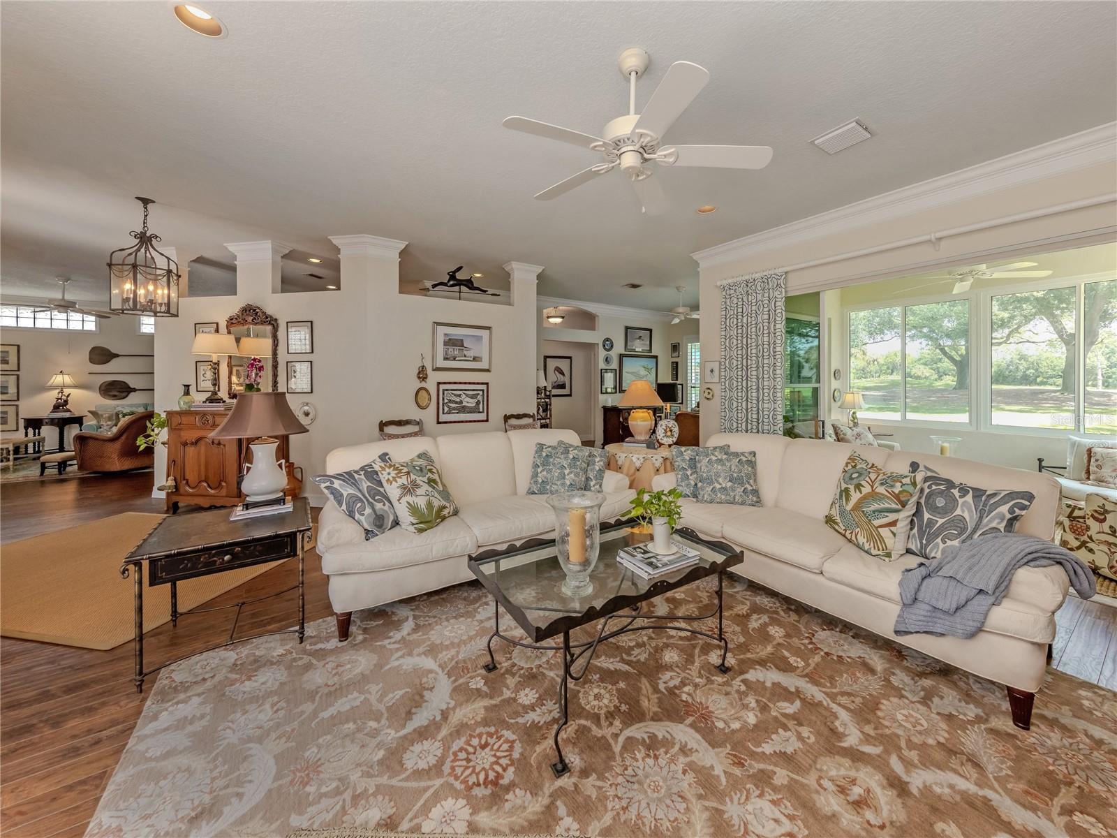 228 VESTAVIA DR — photo 10