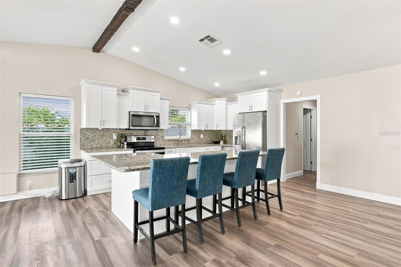 3276 FOX HILL DR — photo 17