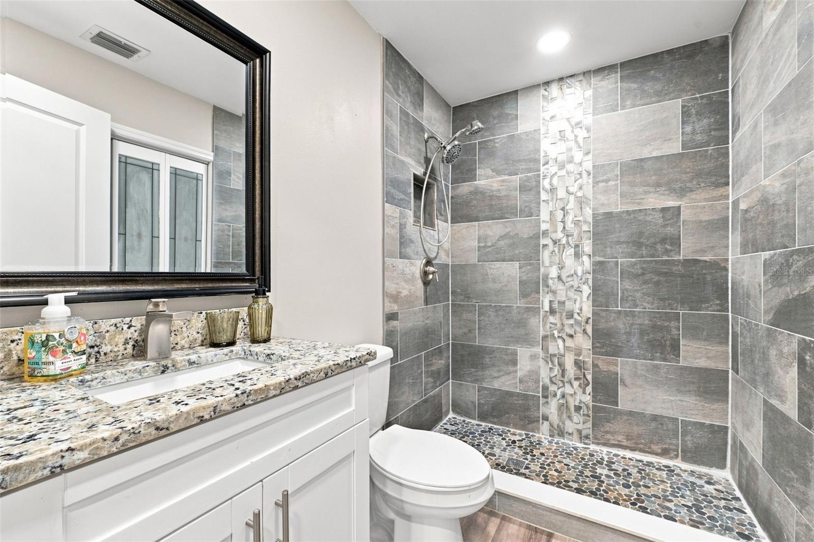 3276 FOX HILL DR — photo 32