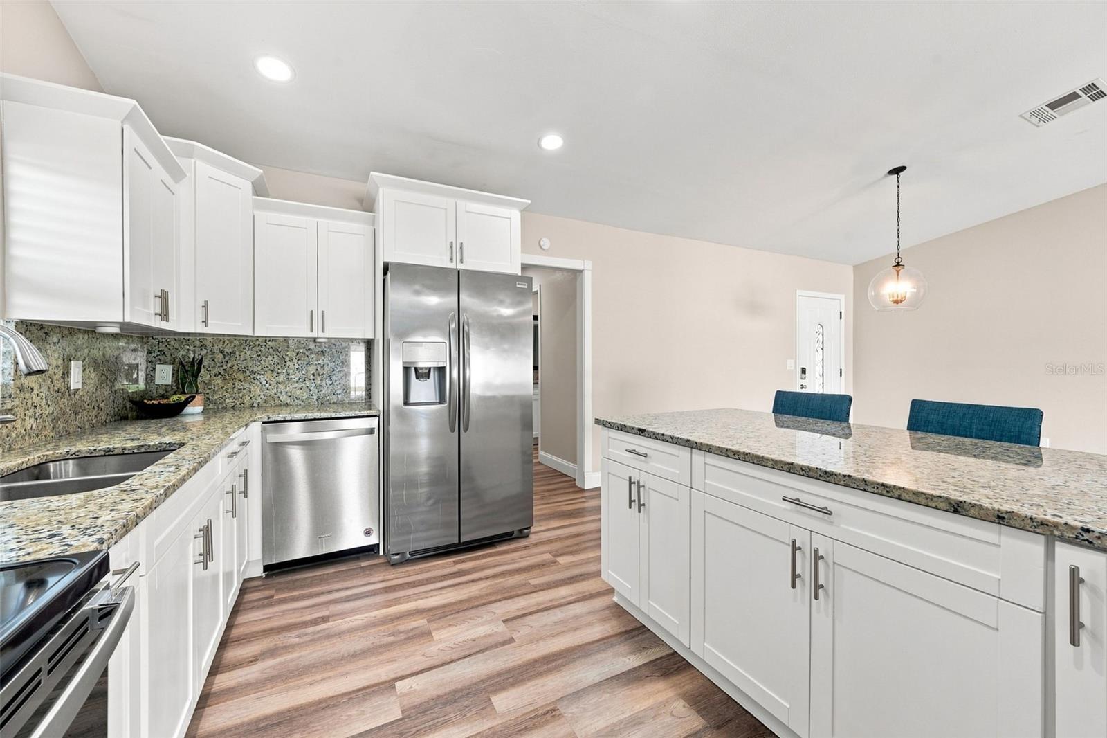 3276 FOX HILL DR — photo 19