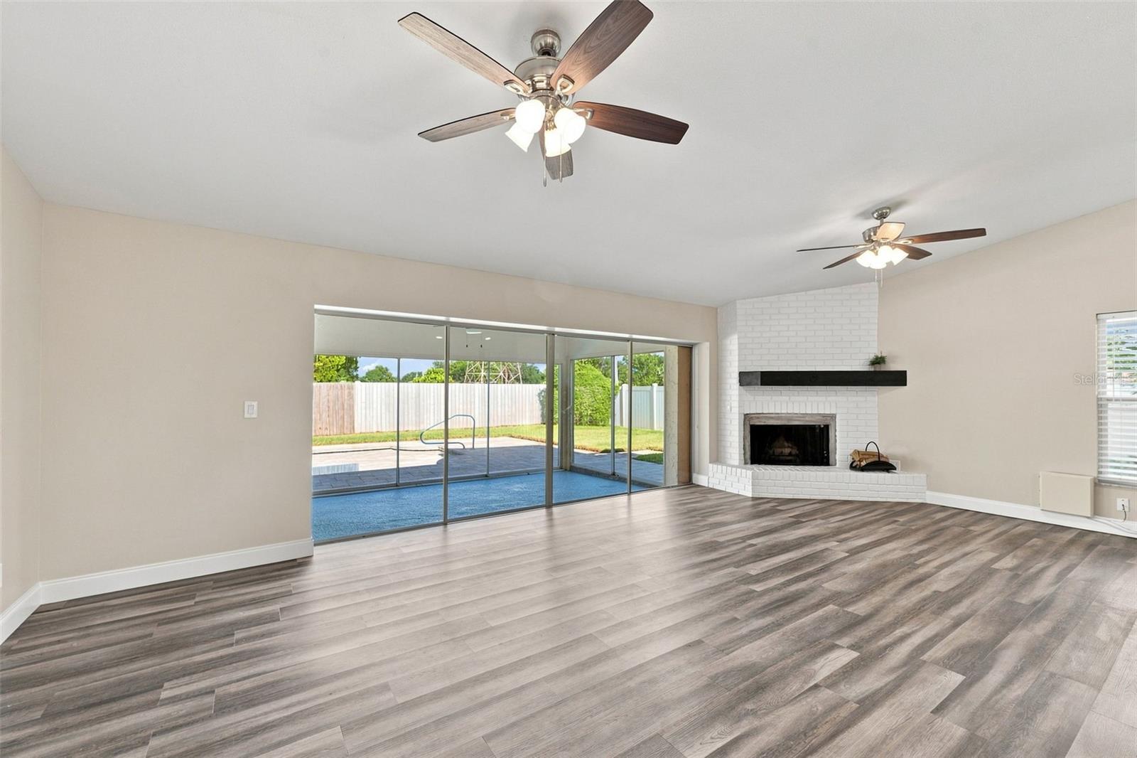 3276 FOX HILL DR — photo 9